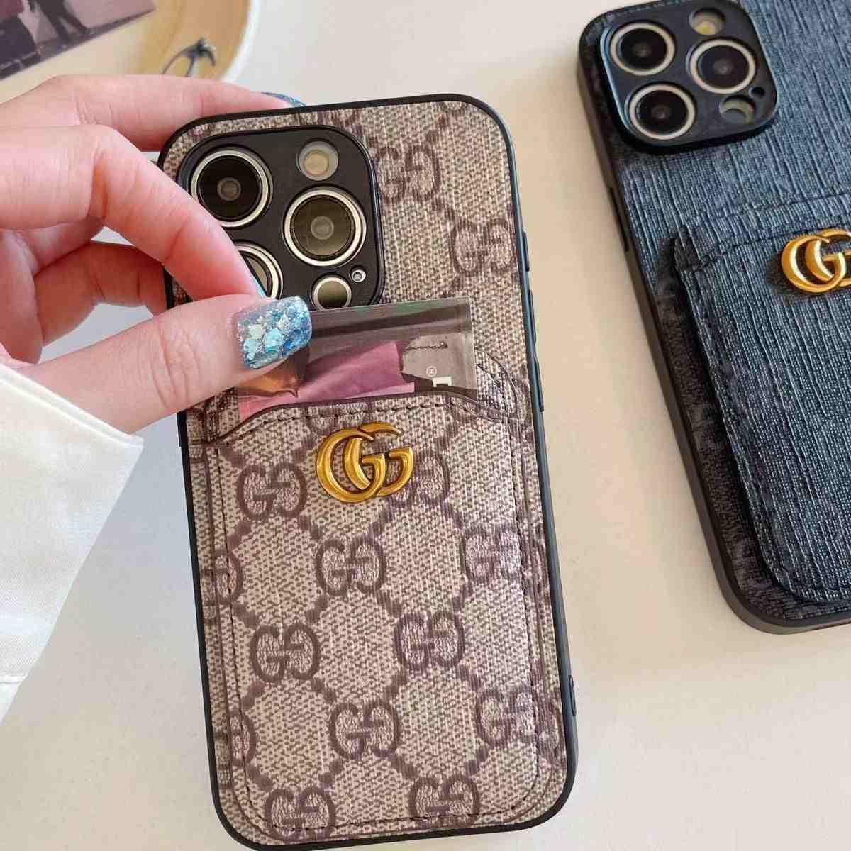 女子Gucci iphone 16 plus ケース