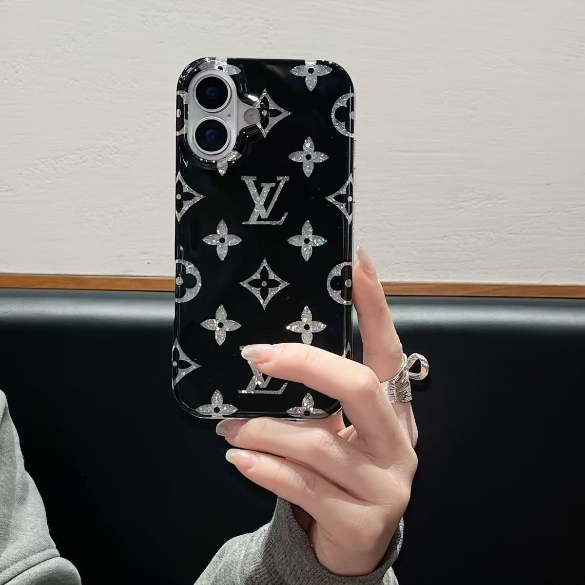 lv iphone 16 plusカバー おすすめ