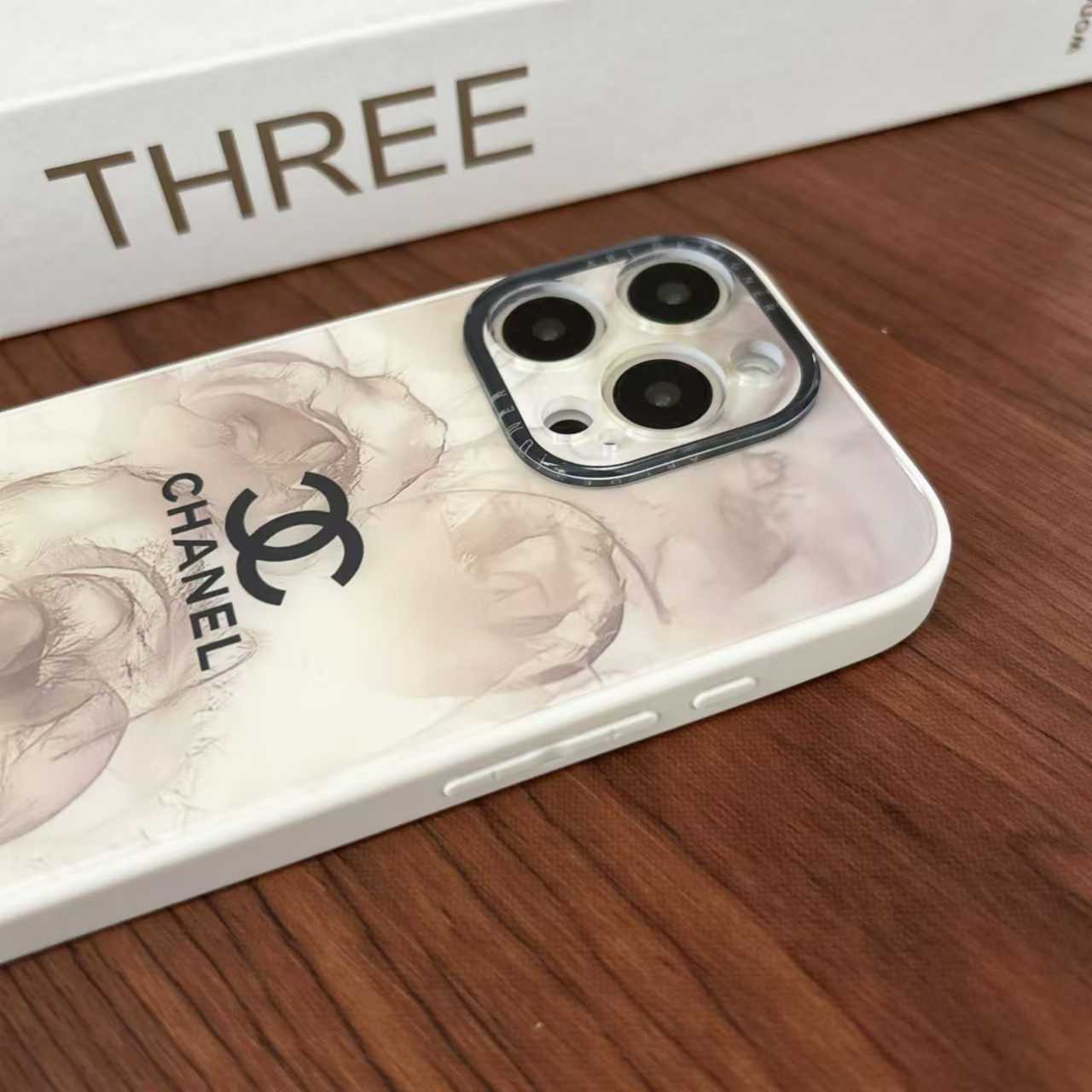 Chanel iPhone 16 ケース