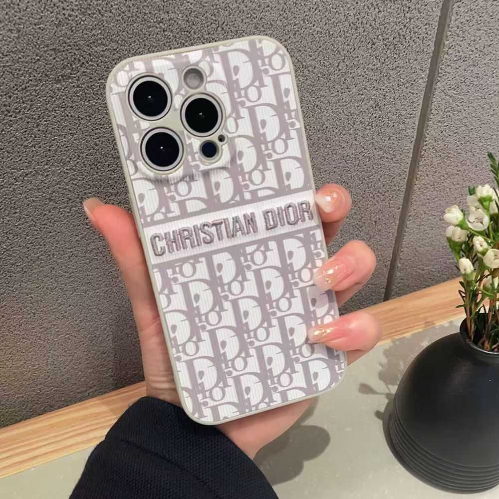 芸能人 Dior iphone 16 plus 携帯ケース