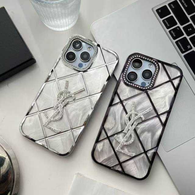 女子 YSL iphone 17/16 pro ケース