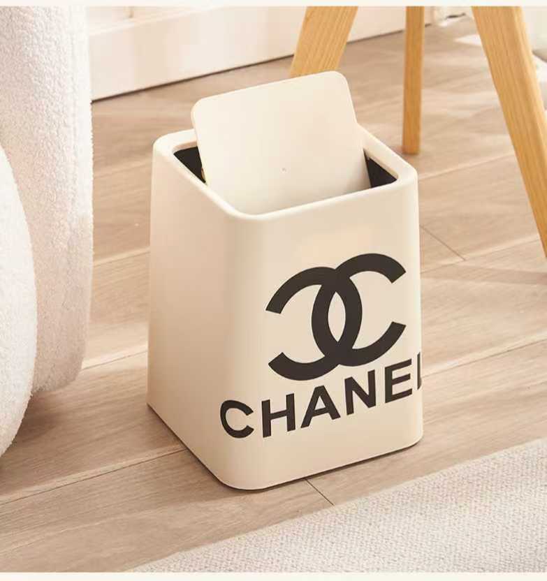 Chanel オフィス ごみ箱