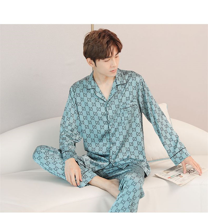 涼感 Gucci パジャマ