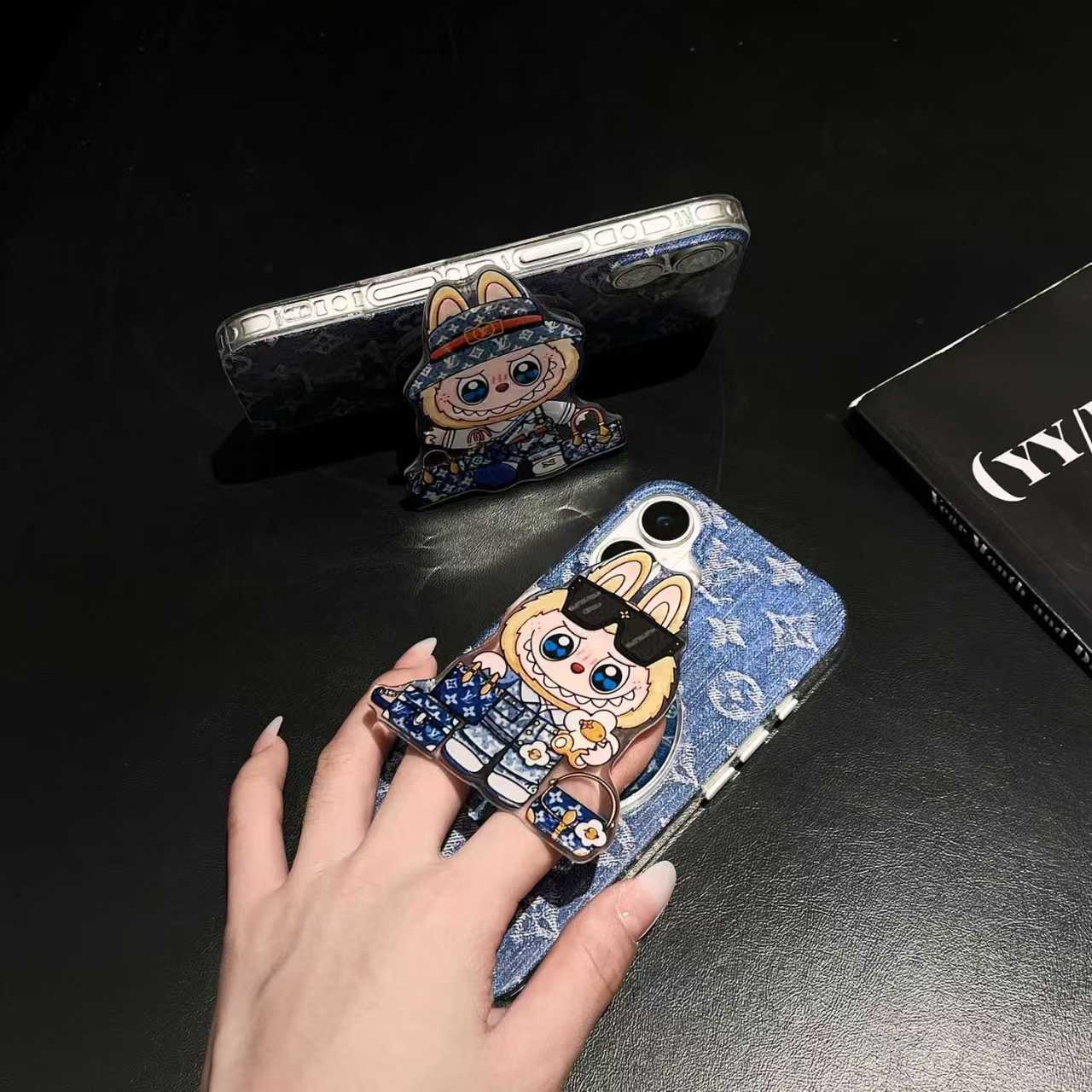 LV LABUBU iphone 17 ケース