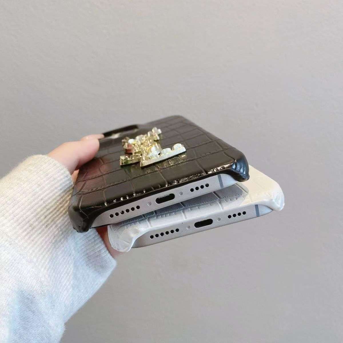 YSL iphone 16 proカバー 最新